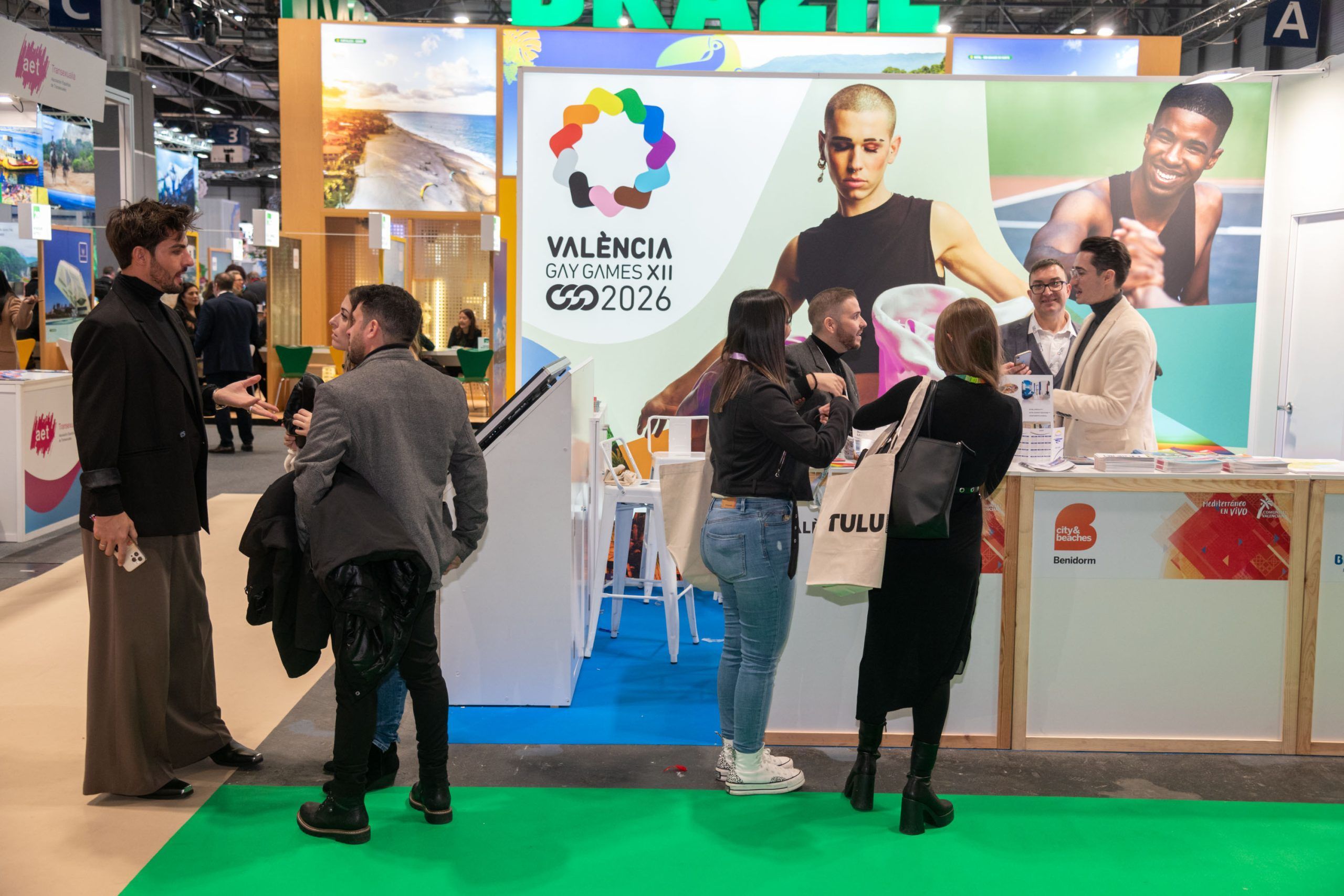FITUR LGBT+