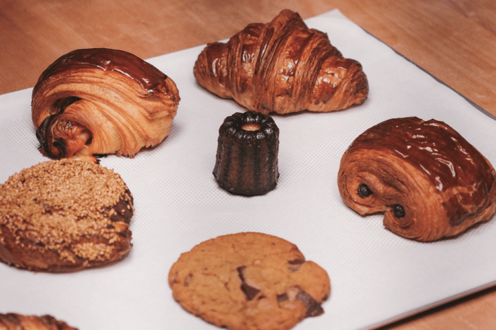 canelés de Santo Bakehouse