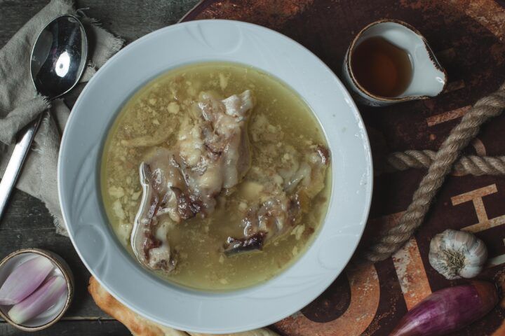 caldo de huesos