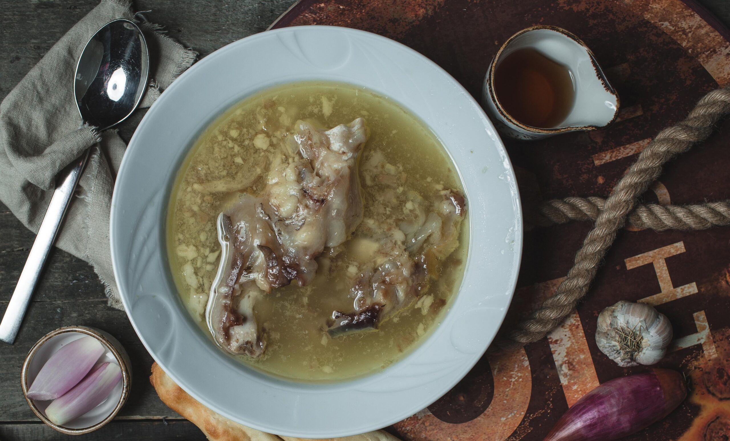 caldo de huesos