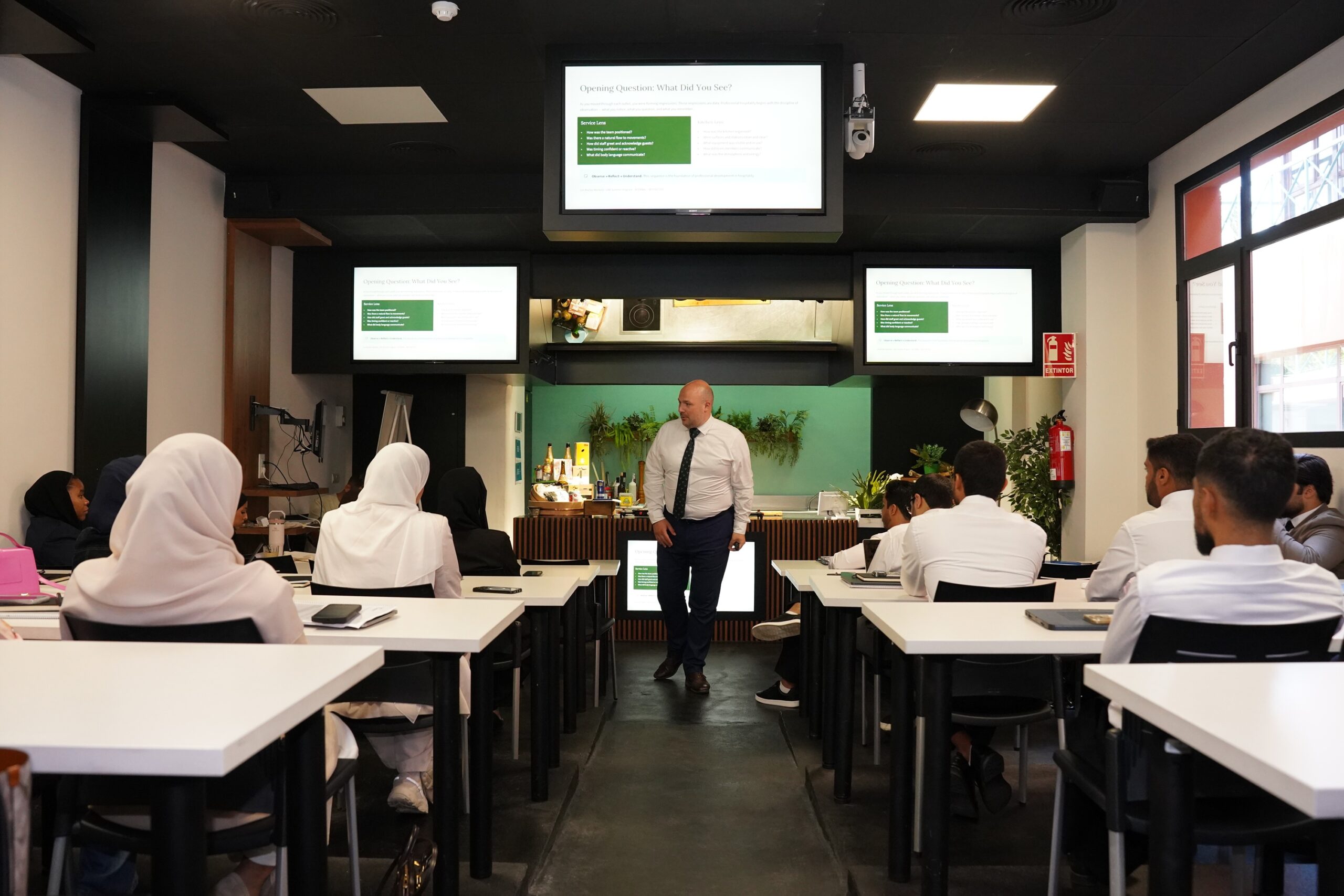 talent emiratí en el hospitality
